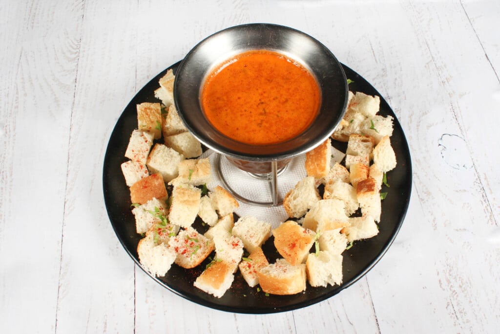 Laa Unico - Pure Veg Family Restaurant - 2