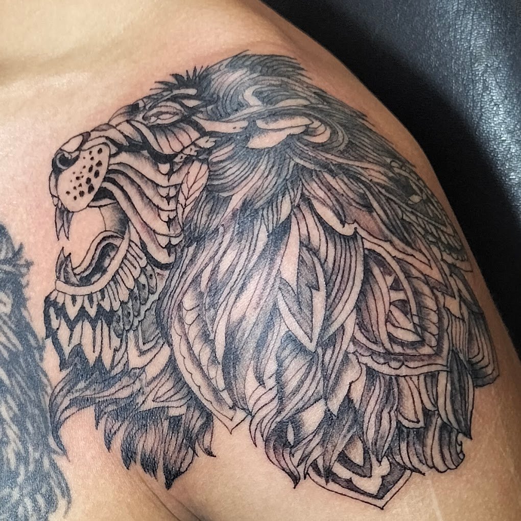 Buzzyinks Tattoos & Art launge - 4