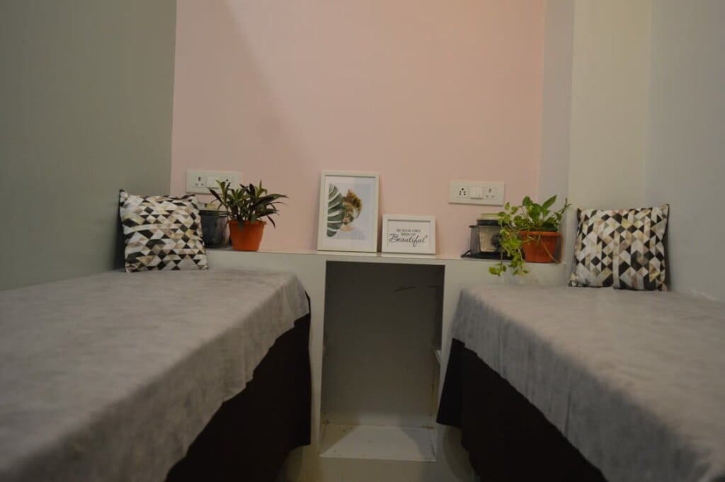 Essential Salon by Swati (only for ladies) - 4