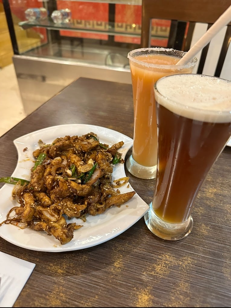 Changs Chinese Restaurant - 5