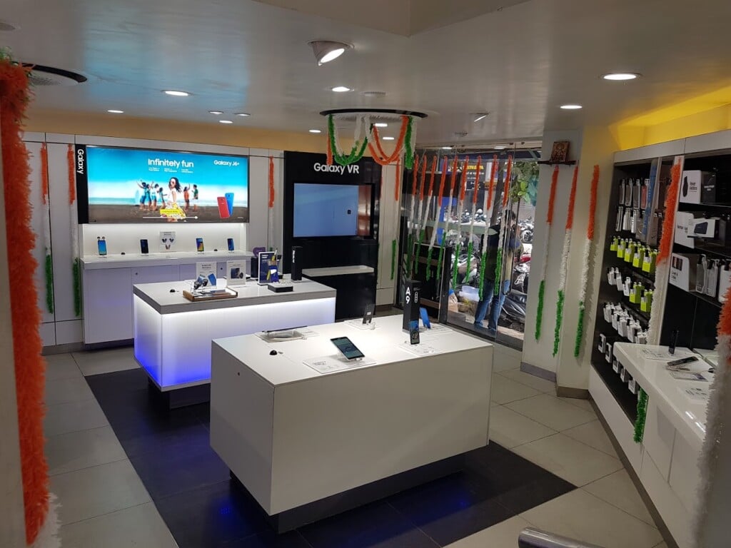 Samsung SmartCaf� (Phone World) - 2