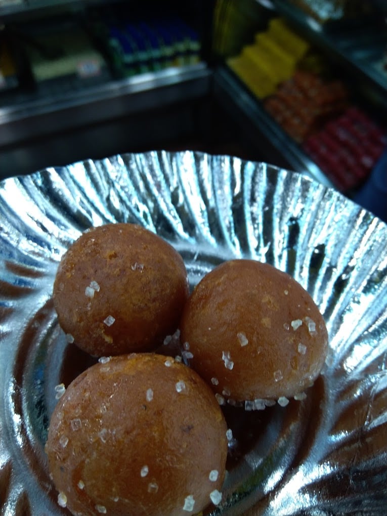 Choudhary Bandhu Mithaiwale - 2