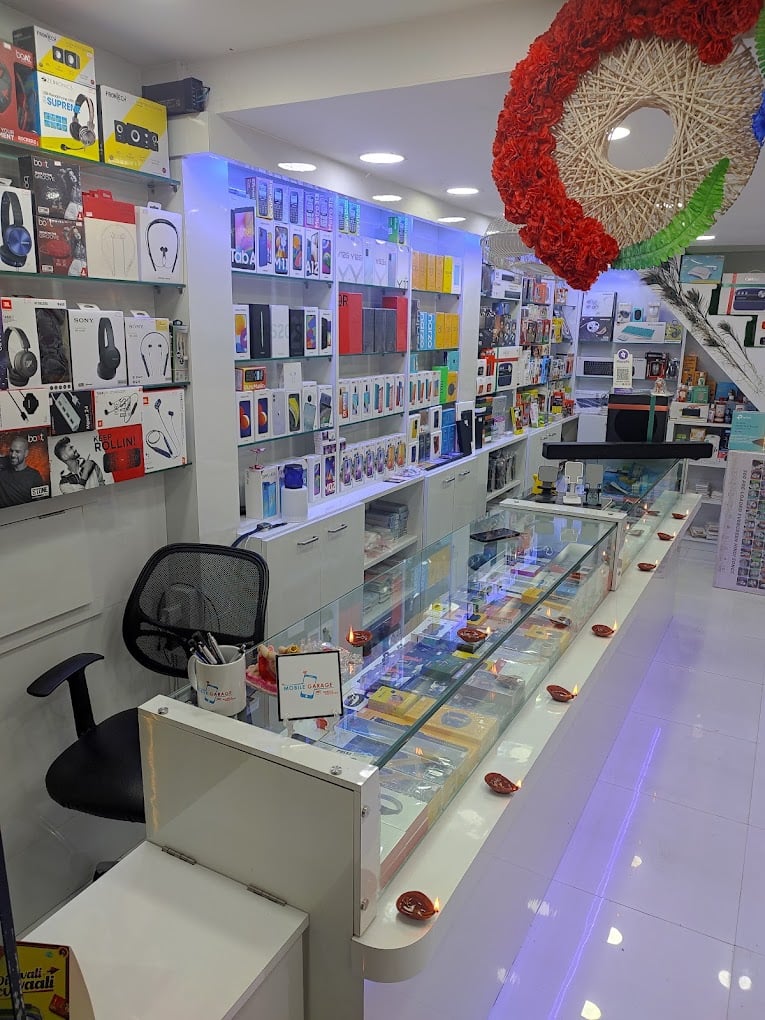 The Mobile Garage - 4