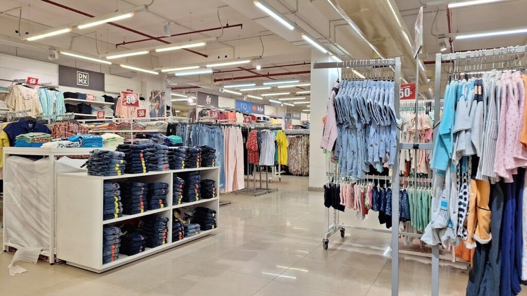 Reliance Fashion Factory Chinar Park