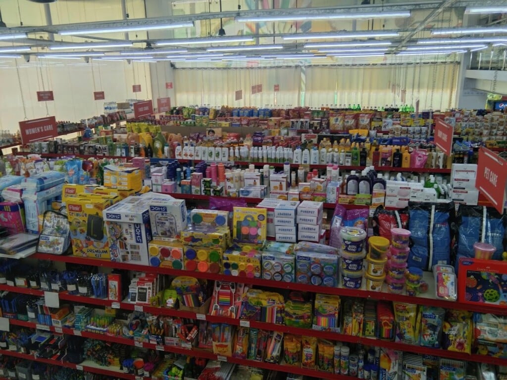 Martin's Hypermarket - 4