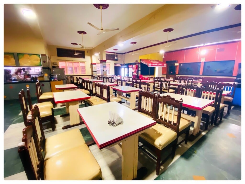 Hotel Janatha Deluxe Pathumudi Soudha - 5