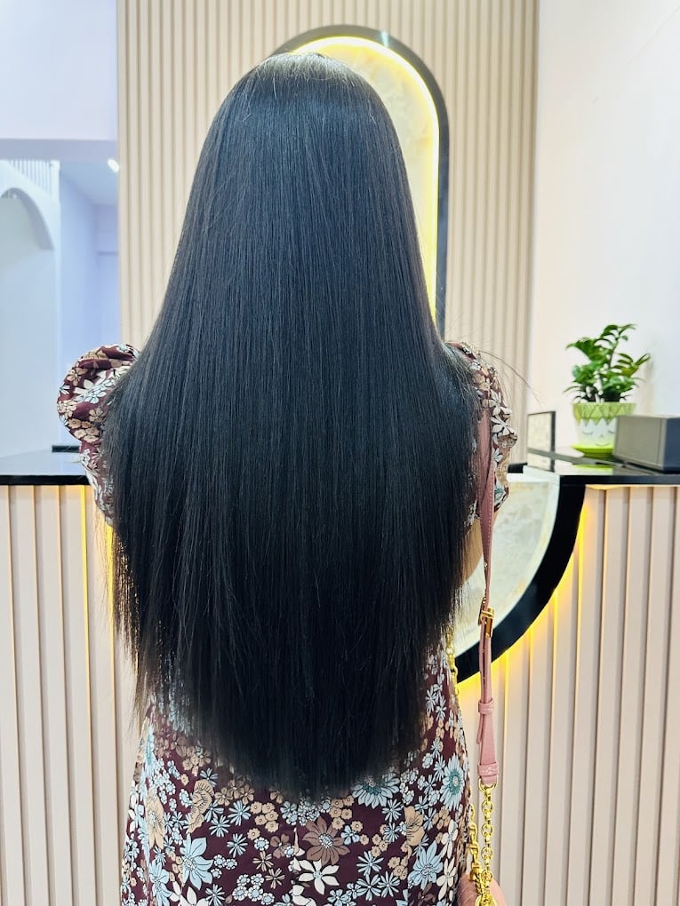 Blink Unisex Salon - 5