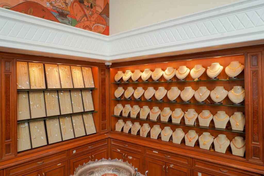 S L Shet Jewellers and Diamond House - 2