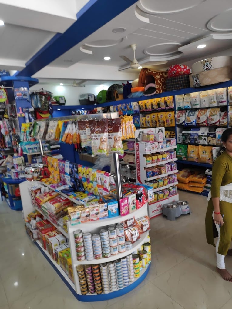 PET HUT, Golden Nugget Building, Mallikatte - 3