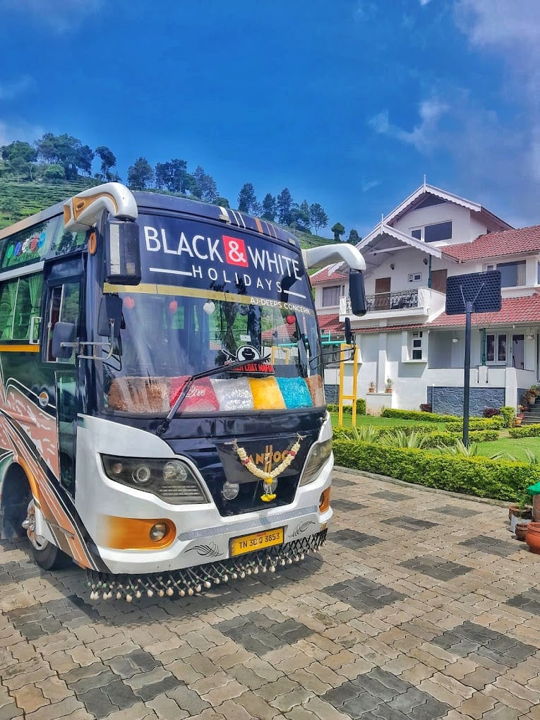 The Black & White Travels (Holidays) - 3