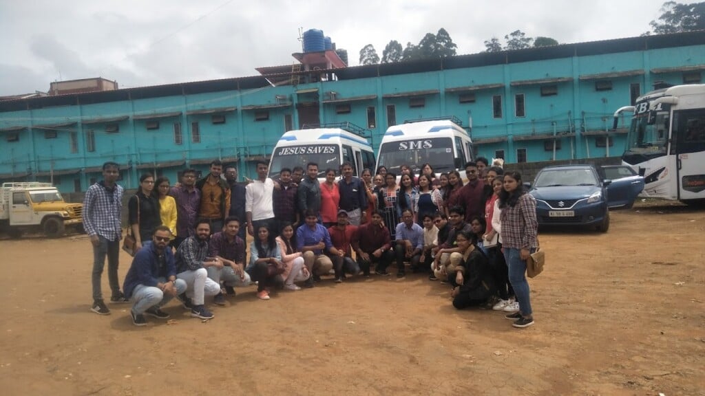 SMS Tours & Travels - 4