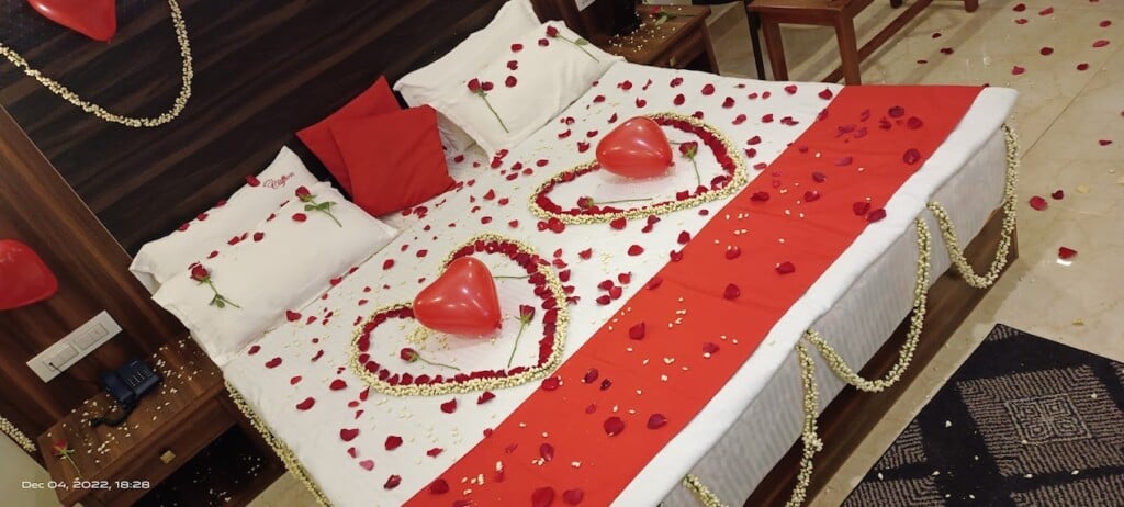 BERNICE SOUVENIRS (Arun Bouquet Shop) - 2