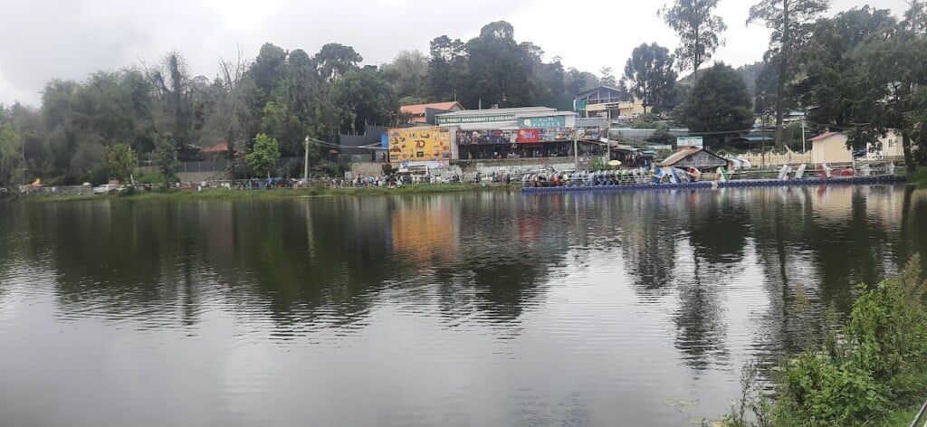 Water fountain (kodaikanal lake) - 2