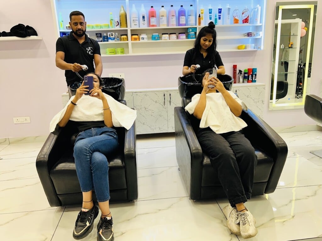 Ella's Luxury Salon - 2