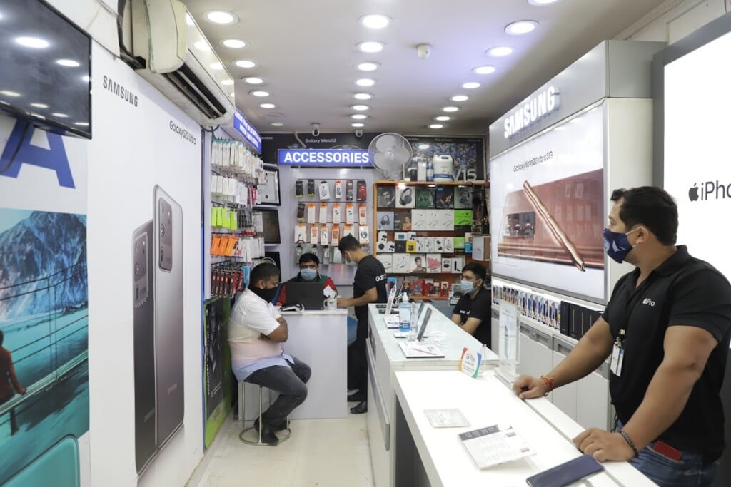 Cell World - Mobile Phone Shop