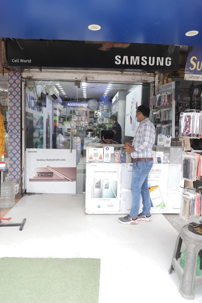 Cell World - Mobile Phone Shop - 5