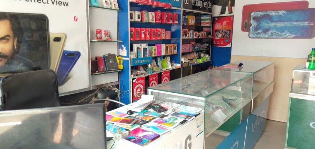Aastha Mobile Store & Communication - 4