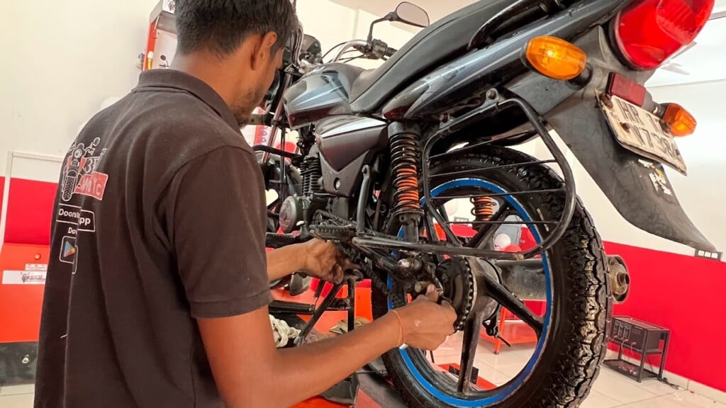 Apna Mechanic Bike Workshop & Auto Spare Shop - 5