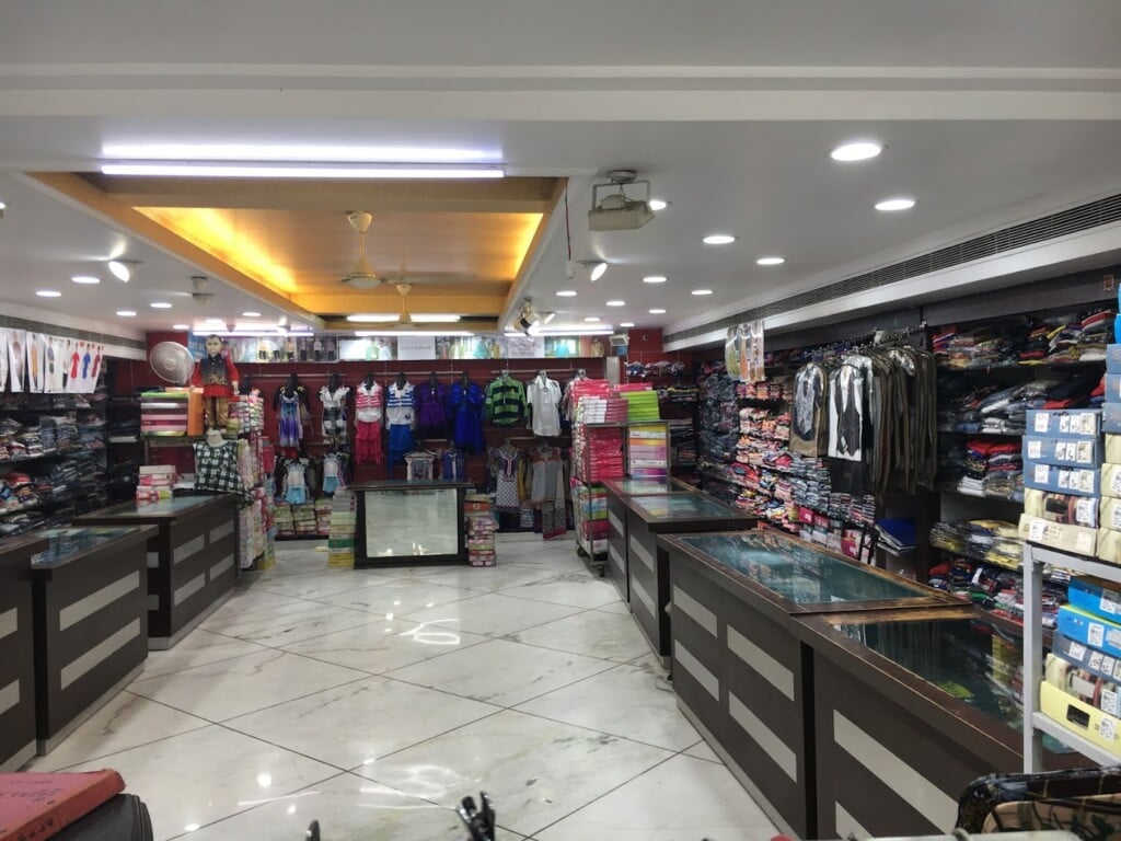 TRIBHUVAN FAMILY STORE-Sarees Showroom in Gurgaon,Garments Showroom in Gurgaon,Kids Store in Gurgaon - 2