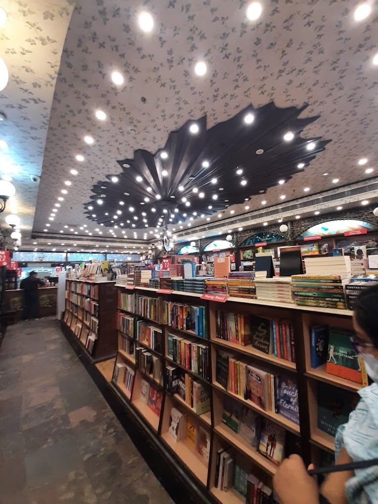Om Book Shop Gurgoan - 4