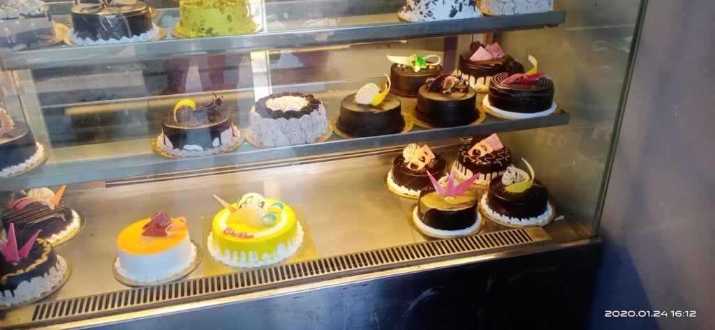 Bake Ur Day a Custome Cakery - Cake Shop in Thane - 5