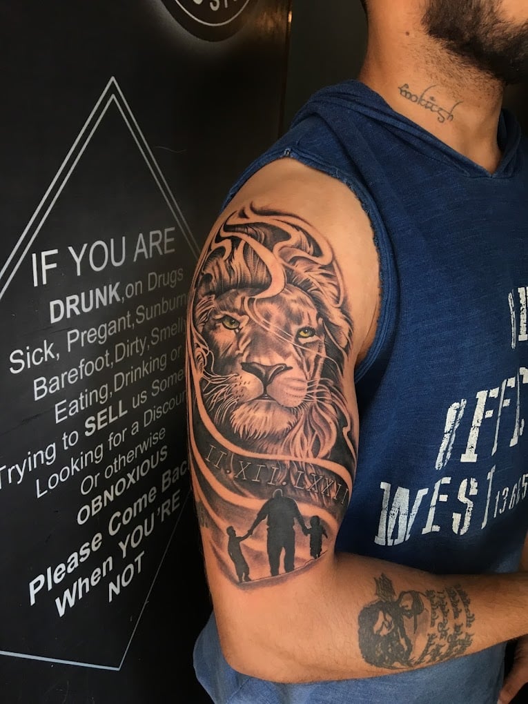 Naughty Needles Tattoo Studio - 4