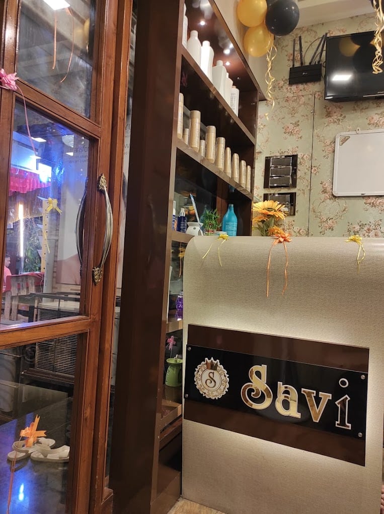 SAVII UNISEX SALON - NAIL SPA AND MAKEOVER STUDIO - 2