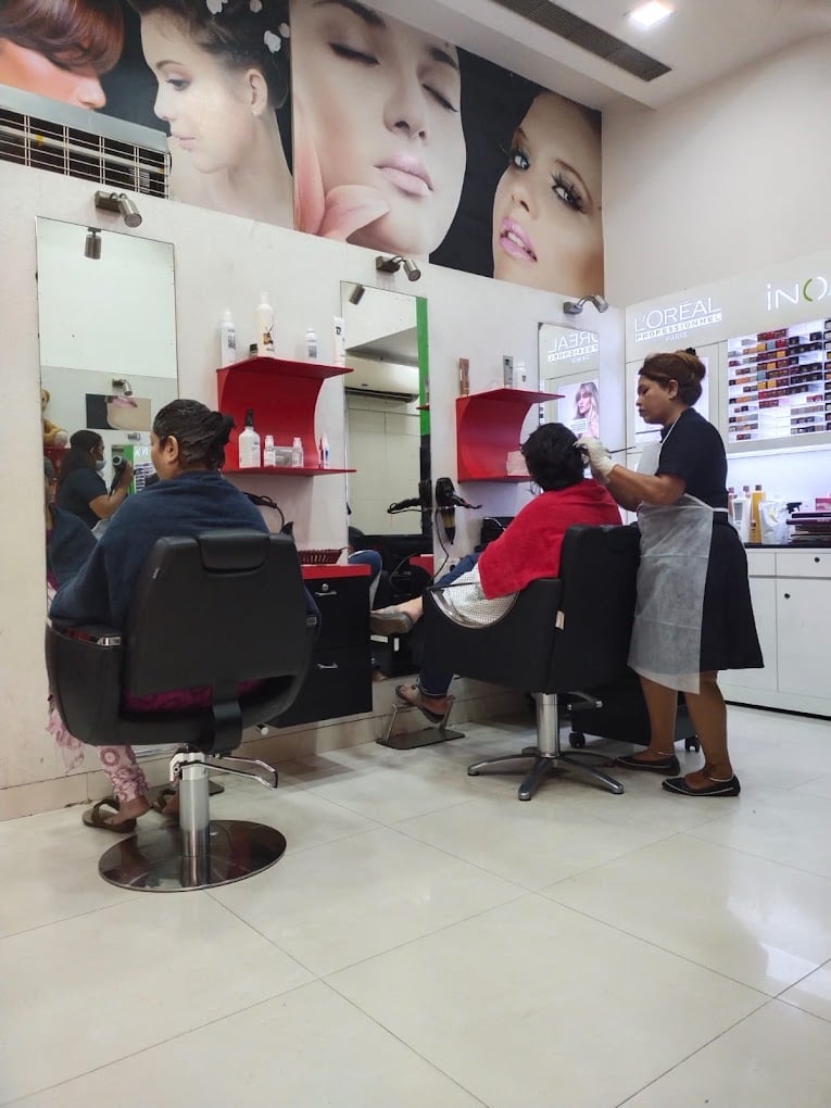 Sarla's Spa, Salon & Academy - 2