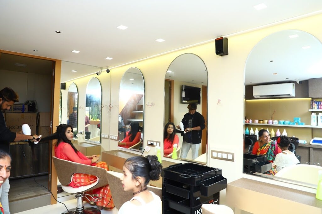 Aumento Family Salon & Spa - 4