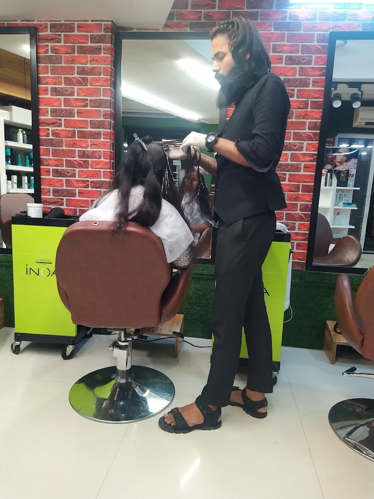 Ashraf Scissors Salon - 5