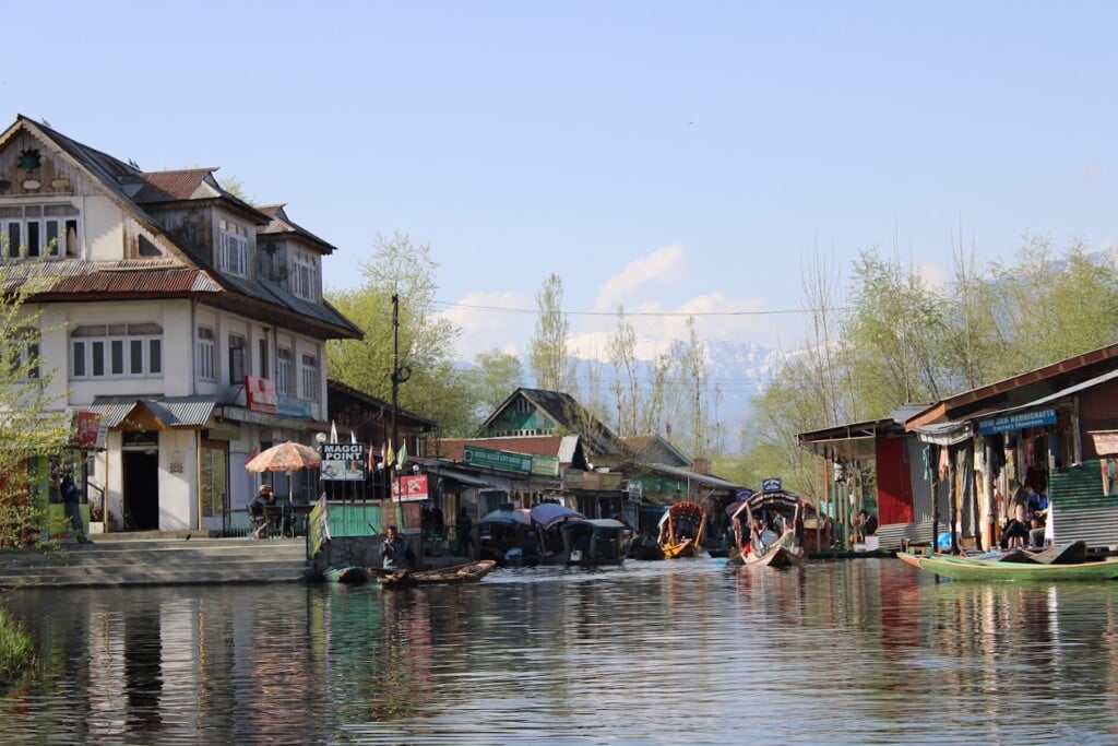 Dosti Tours & Travels - 5