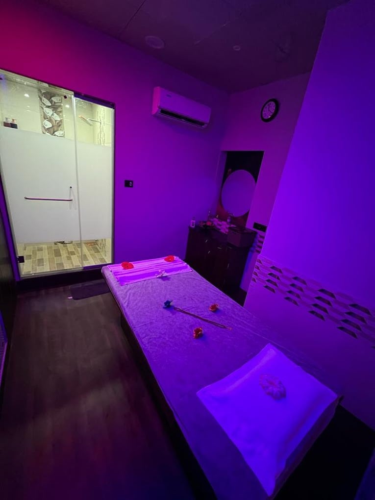 Royal Queen Thai Spa In Thane West - 3