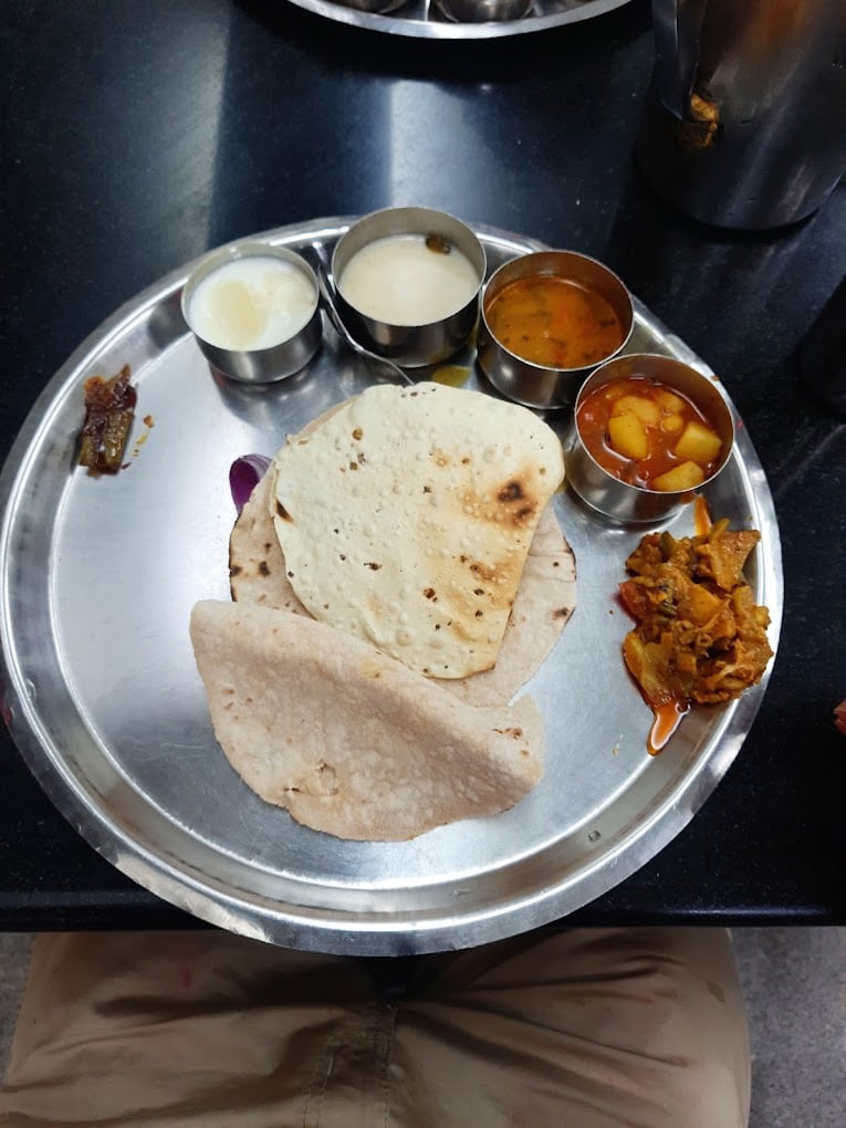 Gayatri Bhojnalaya - 3