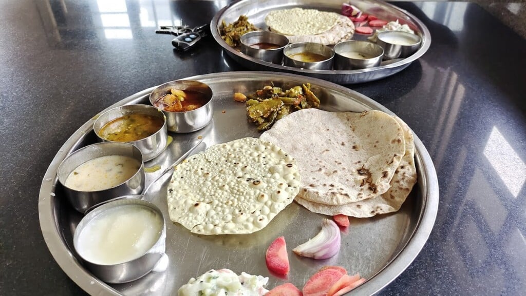 Gayatri Bhojnalaya - 4