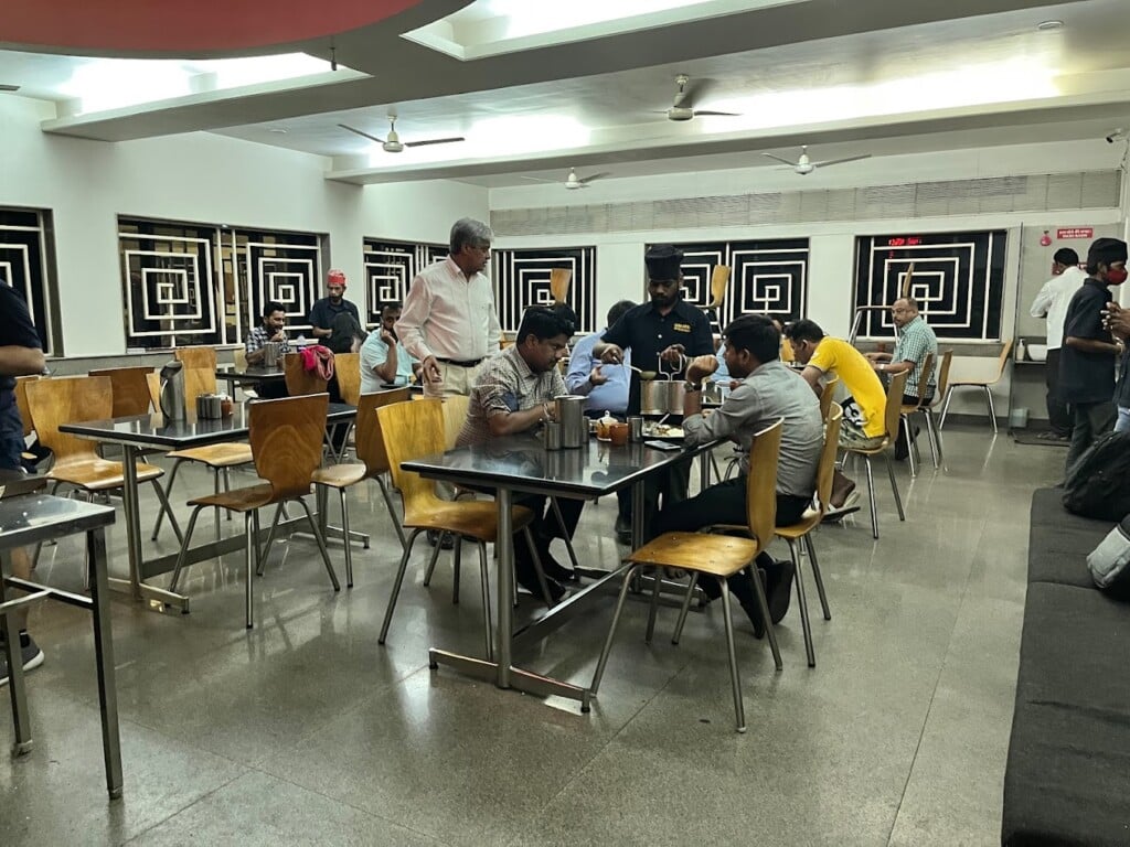 Gayatri Bhojnalaya - 5