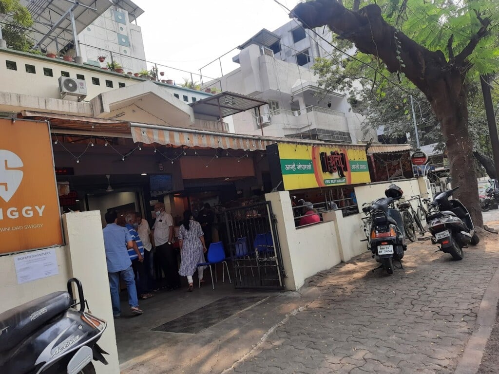 Shruti Veg Restaurant - 2