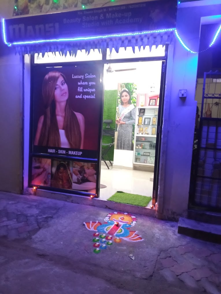 Lash The Professional Unisex salon & Makeup studio - 4