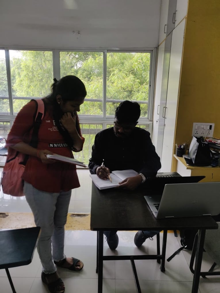 Bulls Eye - Best MBA- CAT, CLAT- LAW, IPM, BBA, MHCET, SAT, IHM, Mass Comm & Liberal Arts Coaching in Nagpur - 5