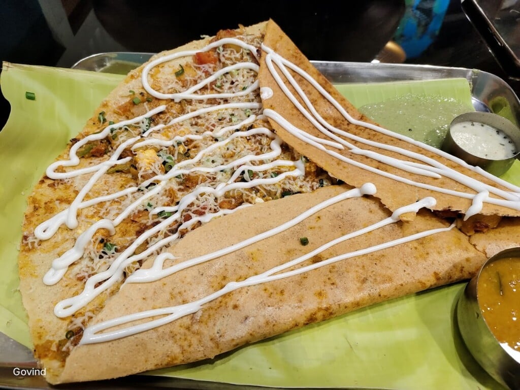 Vaiga's Oottupura Vegetarian Restaurant - 3