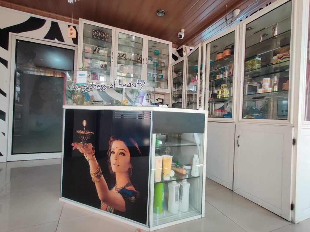 Venus The Family Beauty Makeover Studio & SPA - 4