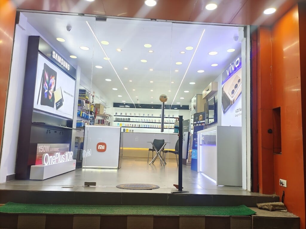 New mobile store vellayambalam - 3
