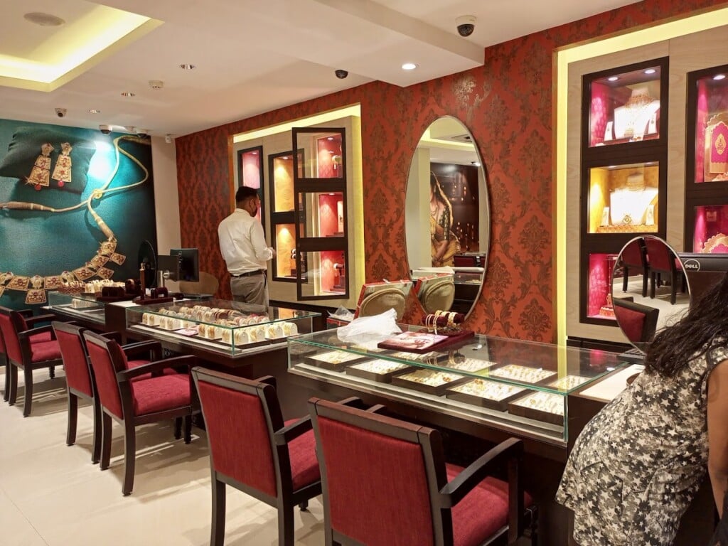 Tanishq Jewellery - Trivandrum - M G Road - 5