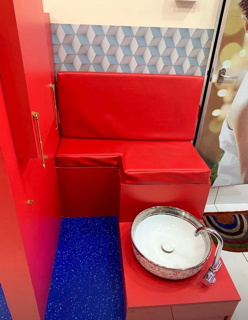 REON BEAUTY CARE AND SPA CENTRE - 2