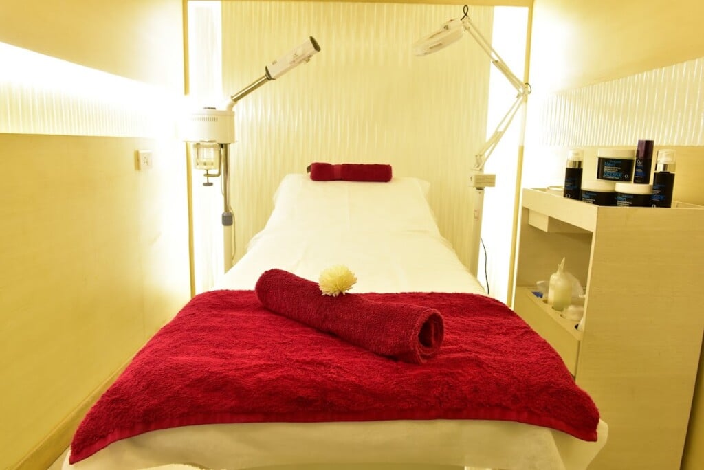 EnVogue Hair & Beauty Salon - 3