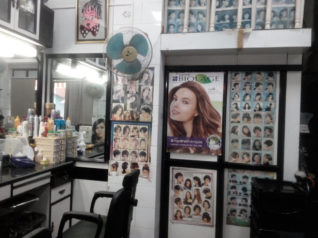 Romas Beauty Parlour - 5