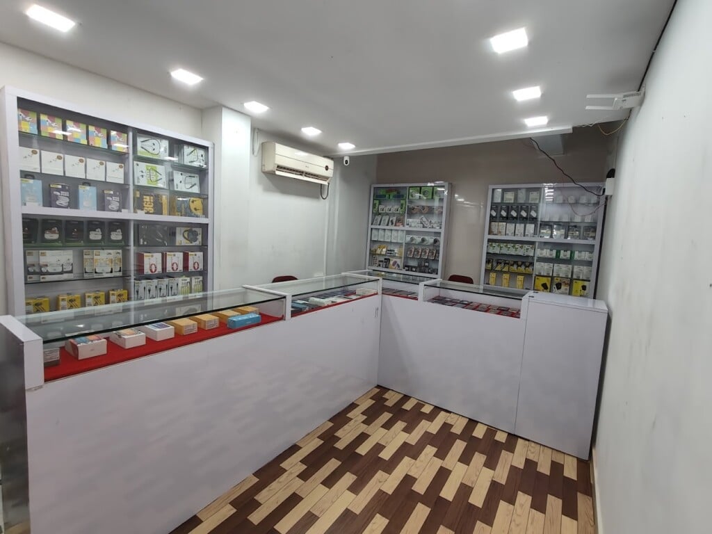 SellPhone Goa (Second Hand Mobiles and New Accessories) - 4