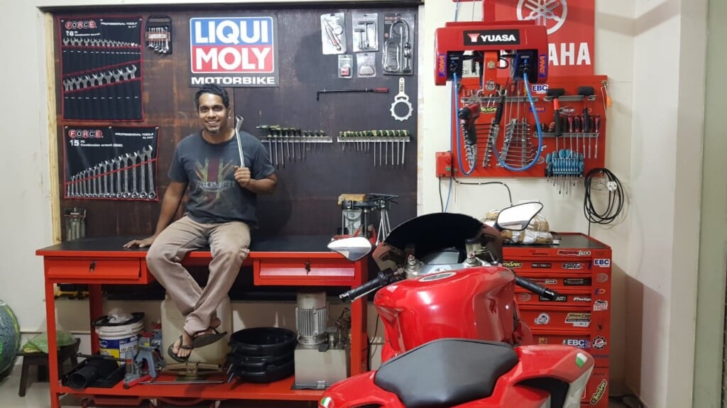 Behind Bars - Moto Cafe Lifestyle - 4