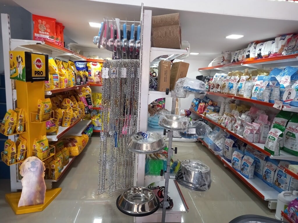 Bark & beyond pet shop - 4