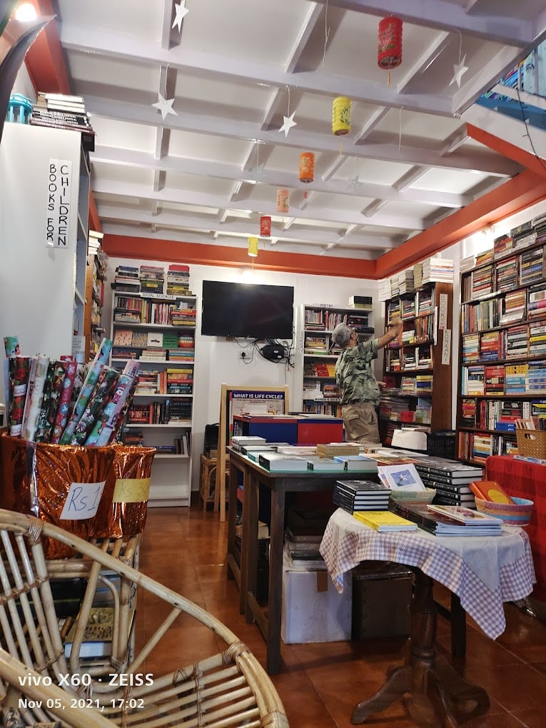 The Dogears Bookshop - 4