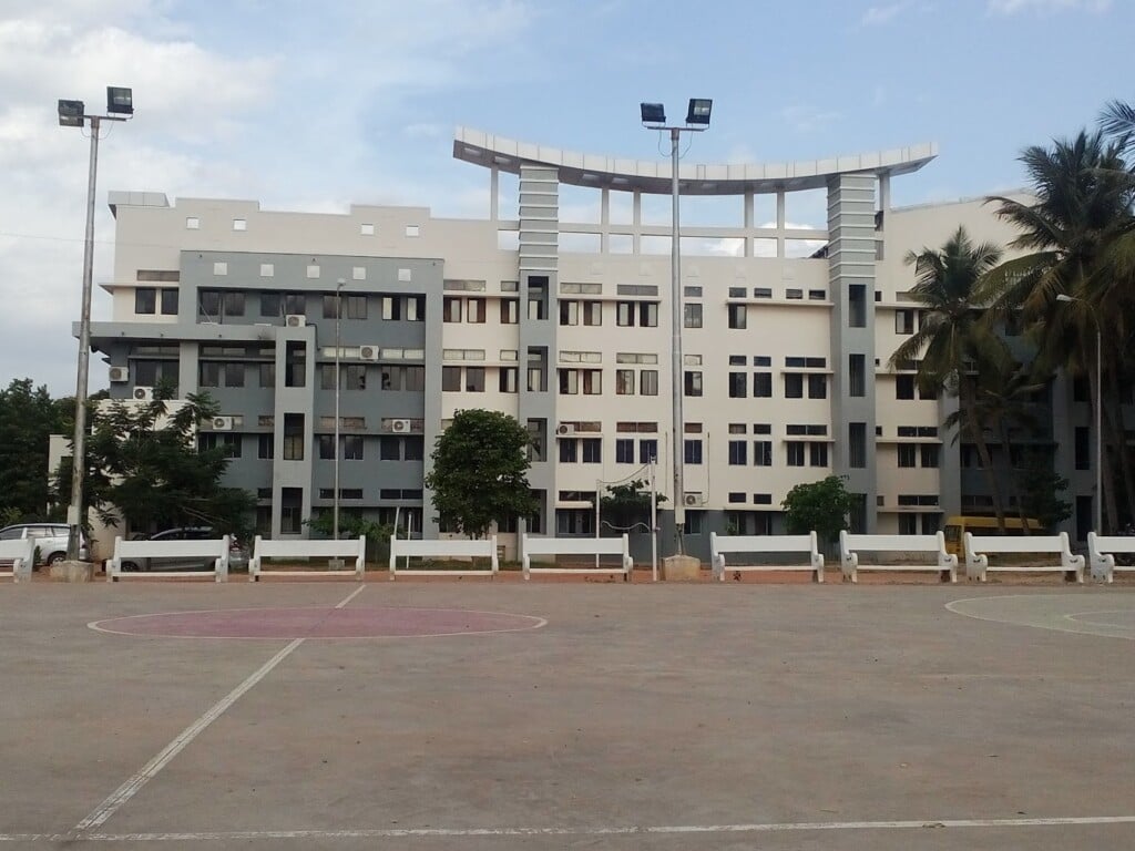 Sri Manakula Vinayagar Engineering College - 3